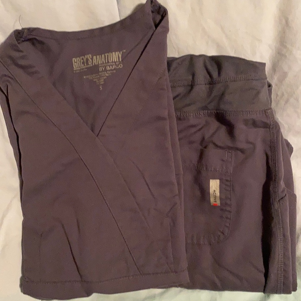 Scrub set